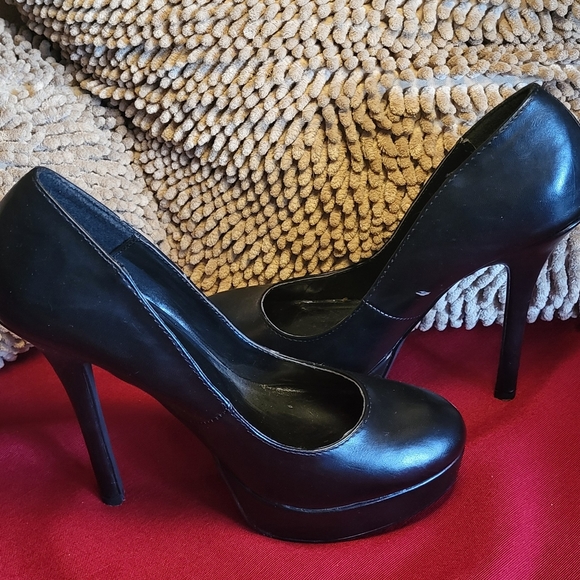 CHARMING CHARLIE black heel - Picture 11 of 14